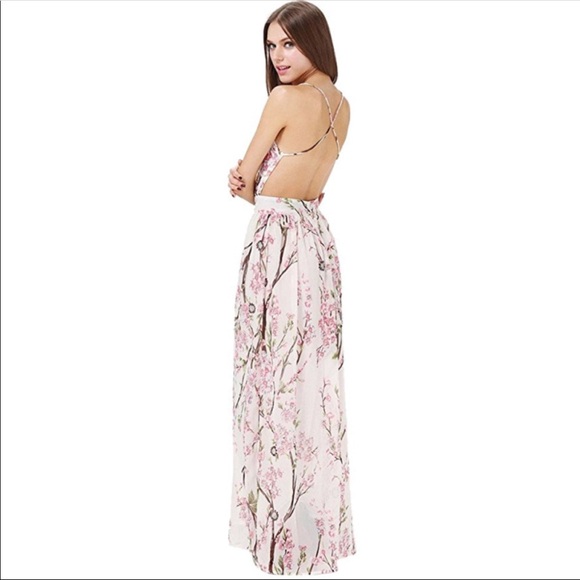 Gorgeous floral backless maxi dress - Picture 2 of 7